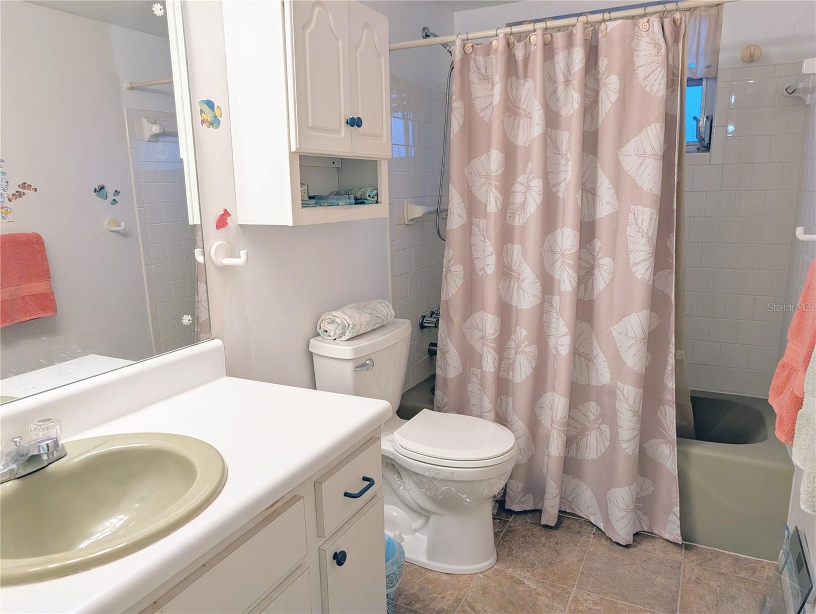 Image 19 of 26 For 2029 Sunset Drive Unit #e-21