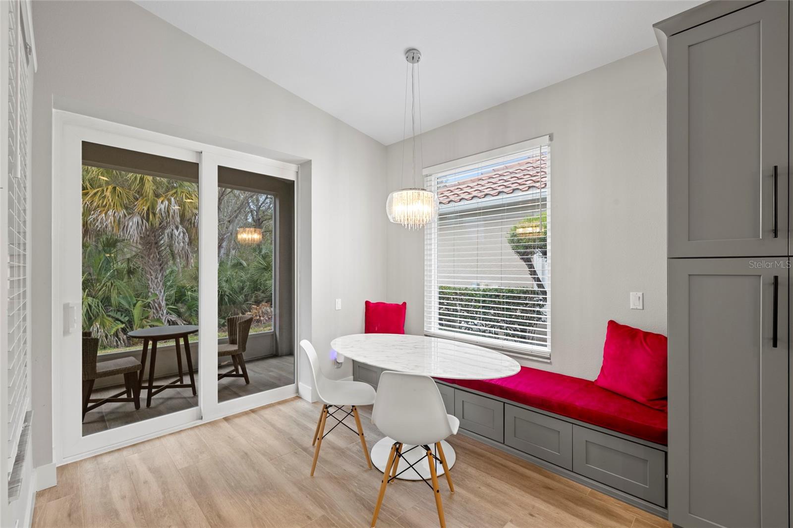 Image 12 of 34 For 8322 Whispering Woods Court