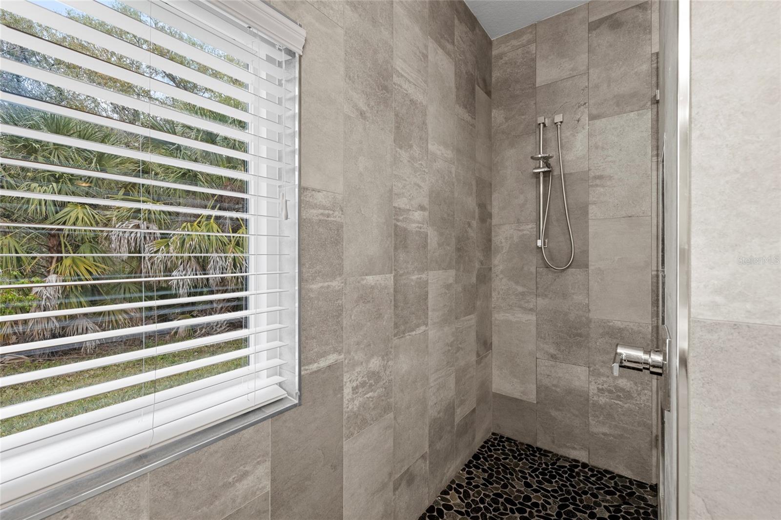 Image 18 of 34 For 8322 Whispering Woods Court