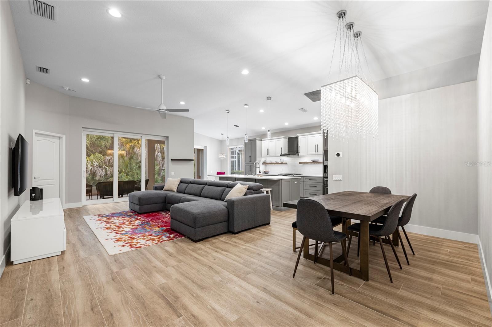 Image 4 of 34 For 8322 Whispering Woods Court