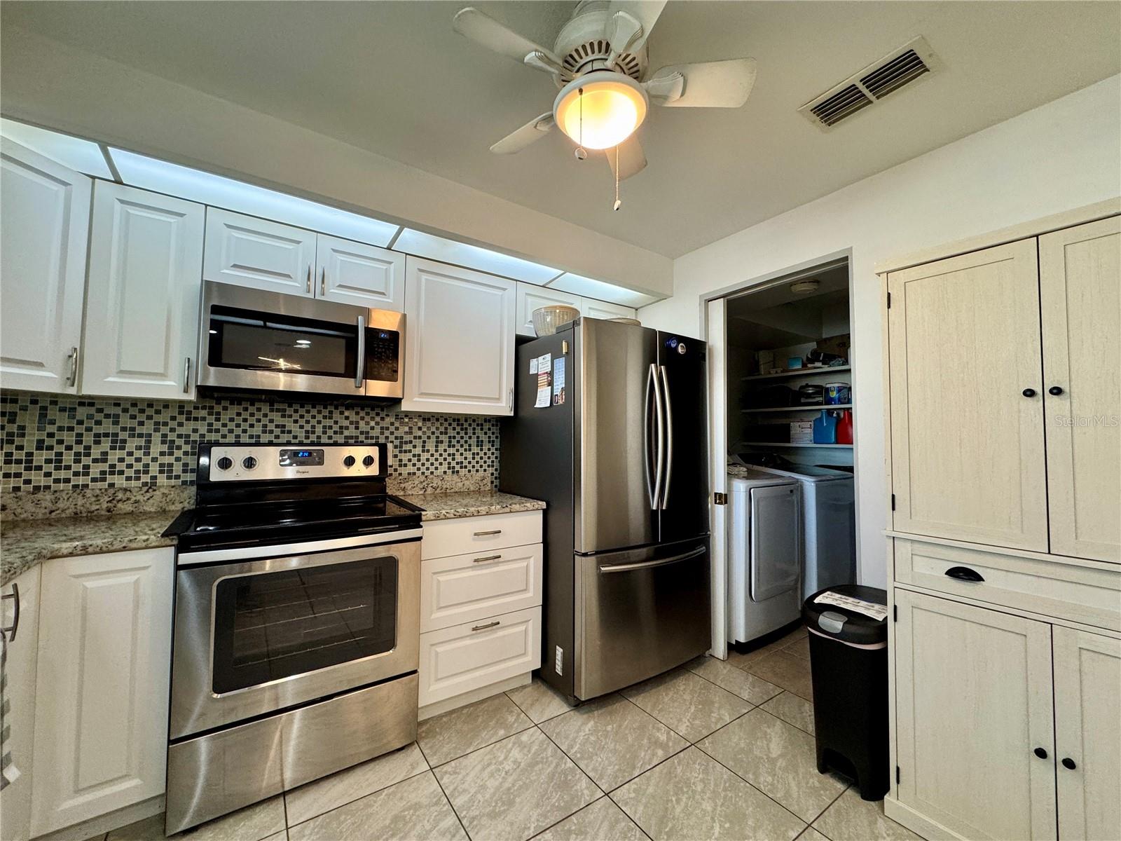 Image 14 of 47 For 4001 Beneva Road 417