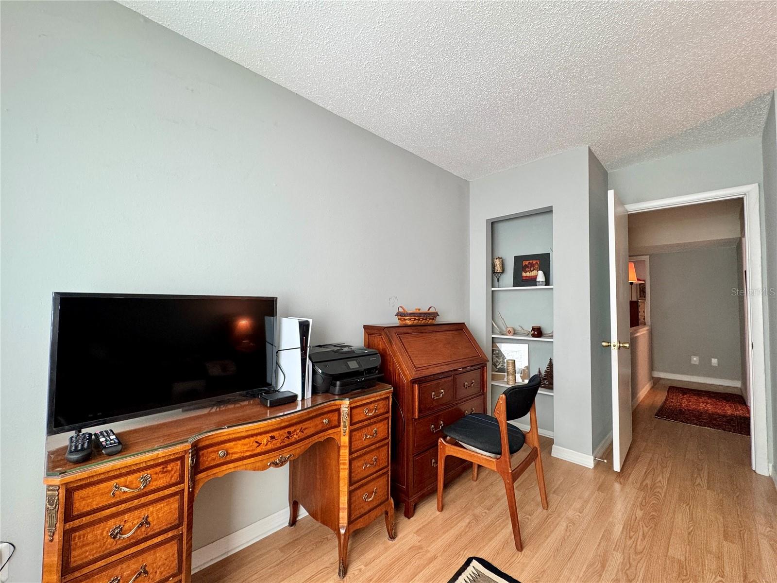 Image 29 of 47 For 4001 Beneva Road 417