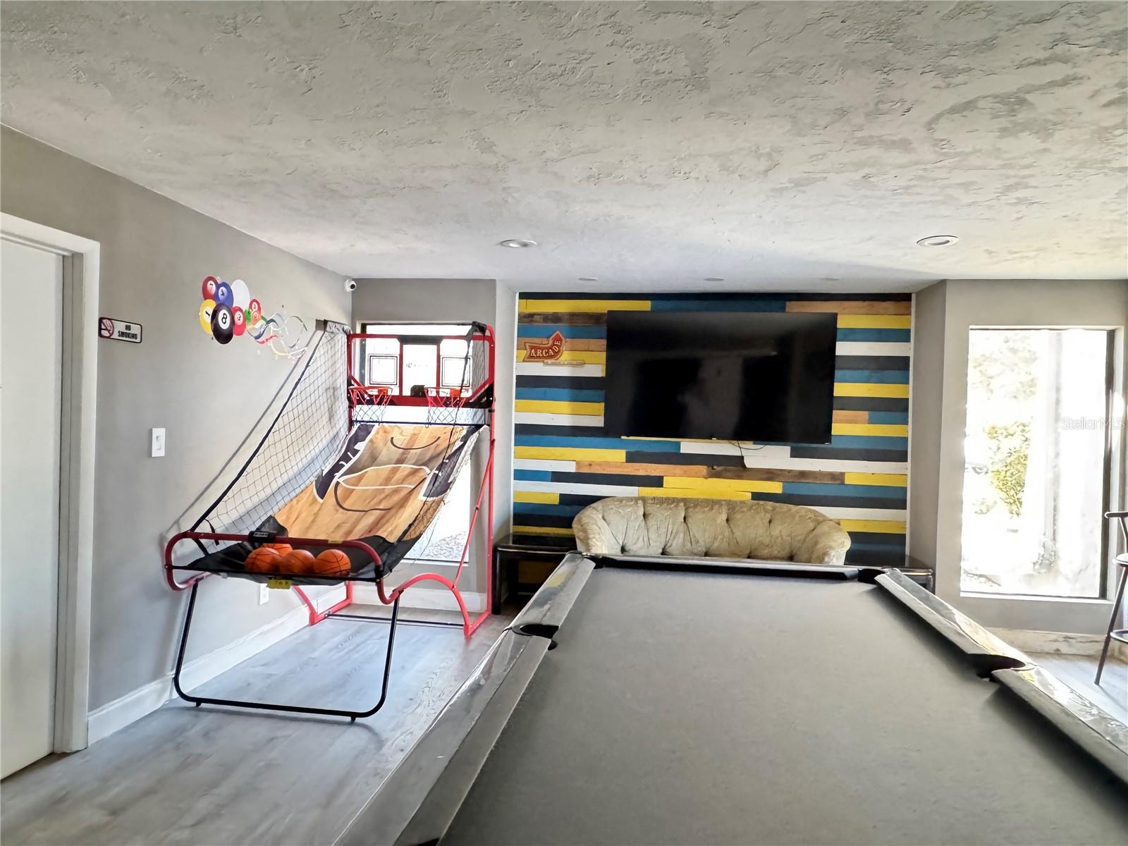 Image 46 of 47 For 4001 Beneva Road 417