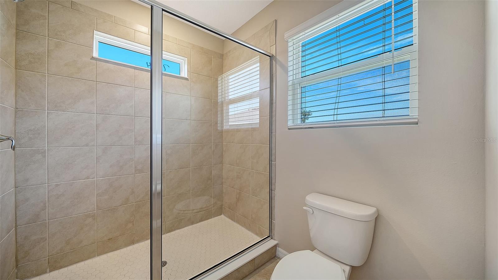 Image 22 of 41 For 6598 Calypso Coral Lane