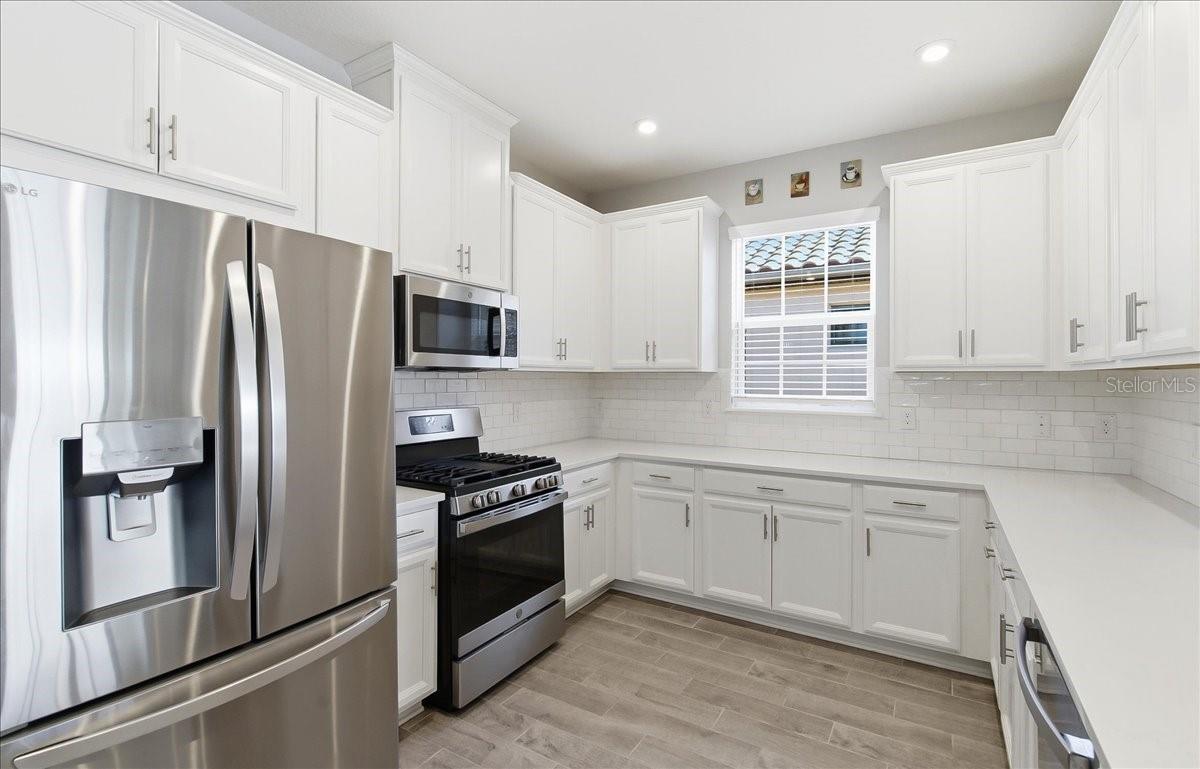 Image 6 of 79 For 10410 Inglenook Terrace