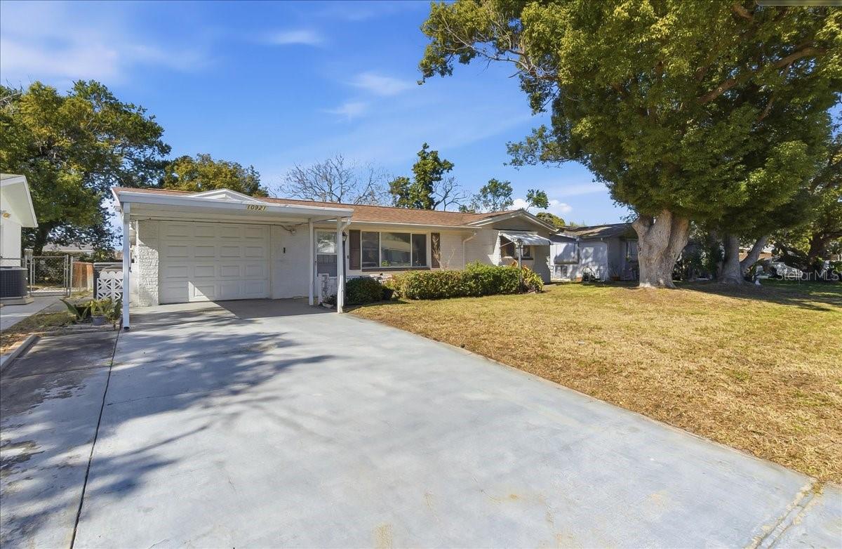 Image 2 of 33 For 10921 Manchester Road