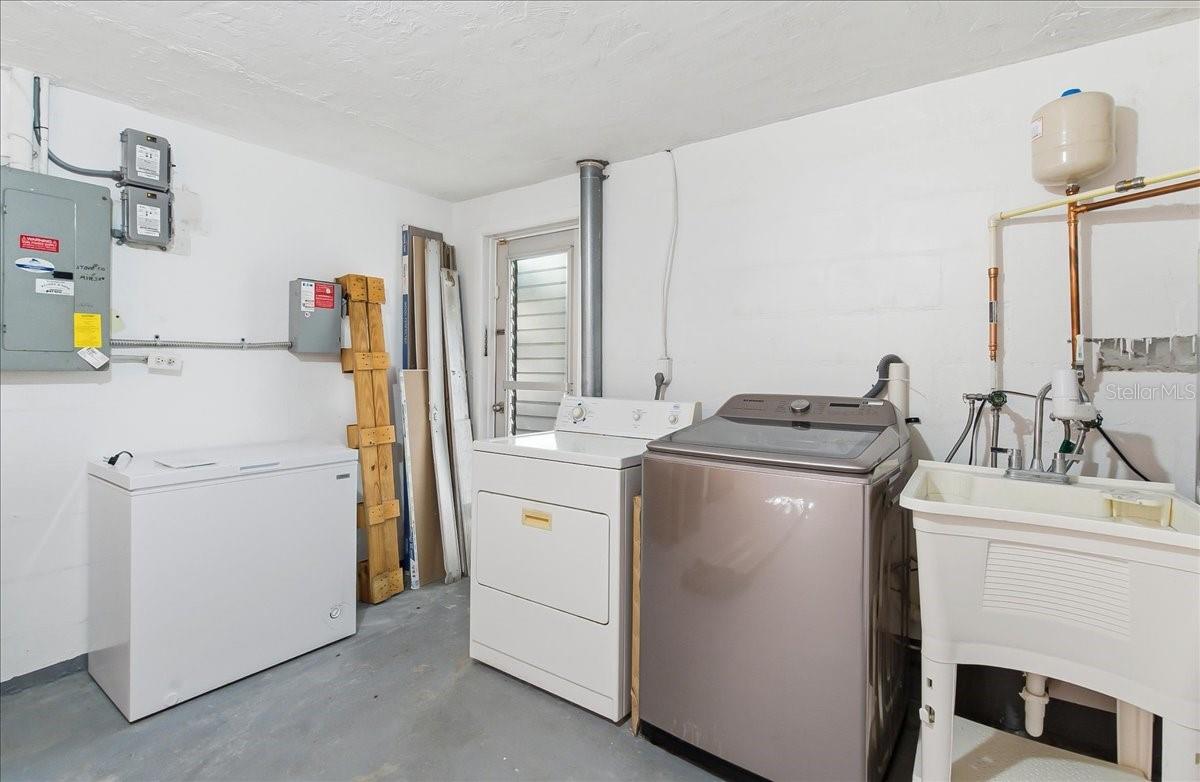 Image 23 of 33 For 10921 Manchester Road