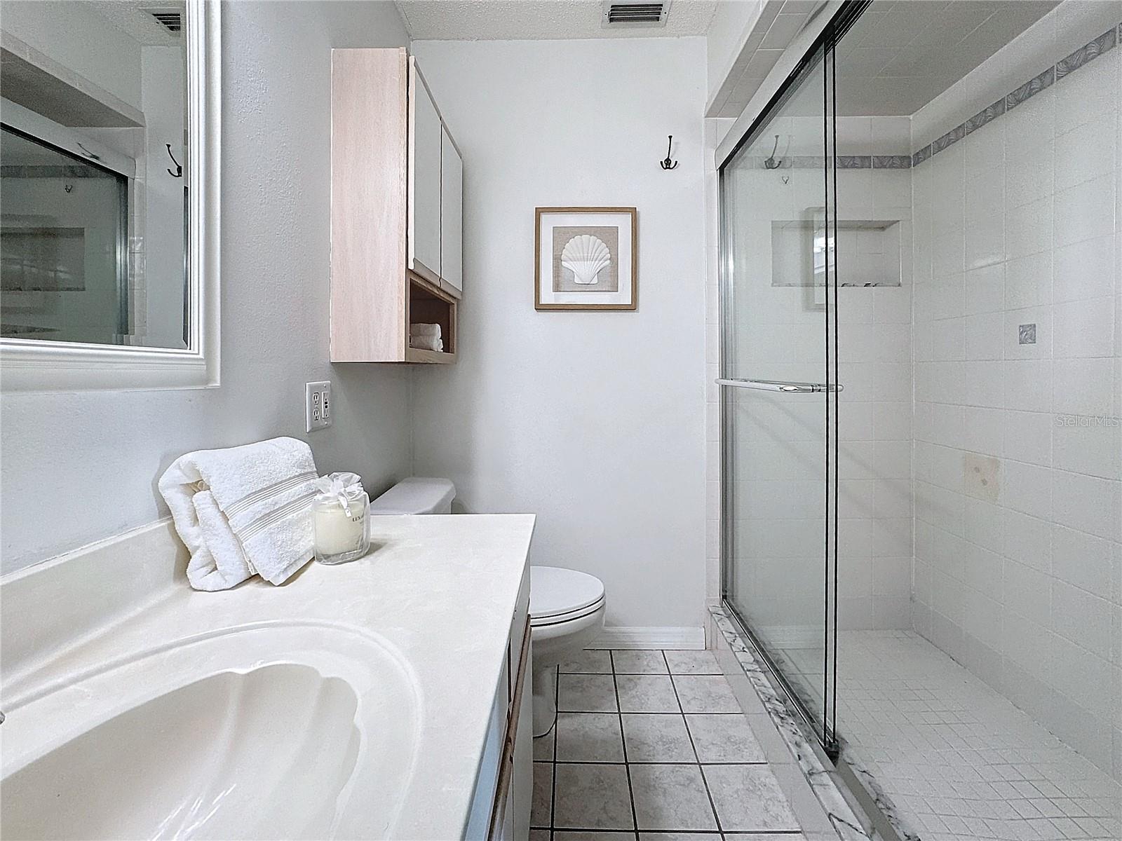 Image 11 of 49 For 5011 Mangrove Point Road