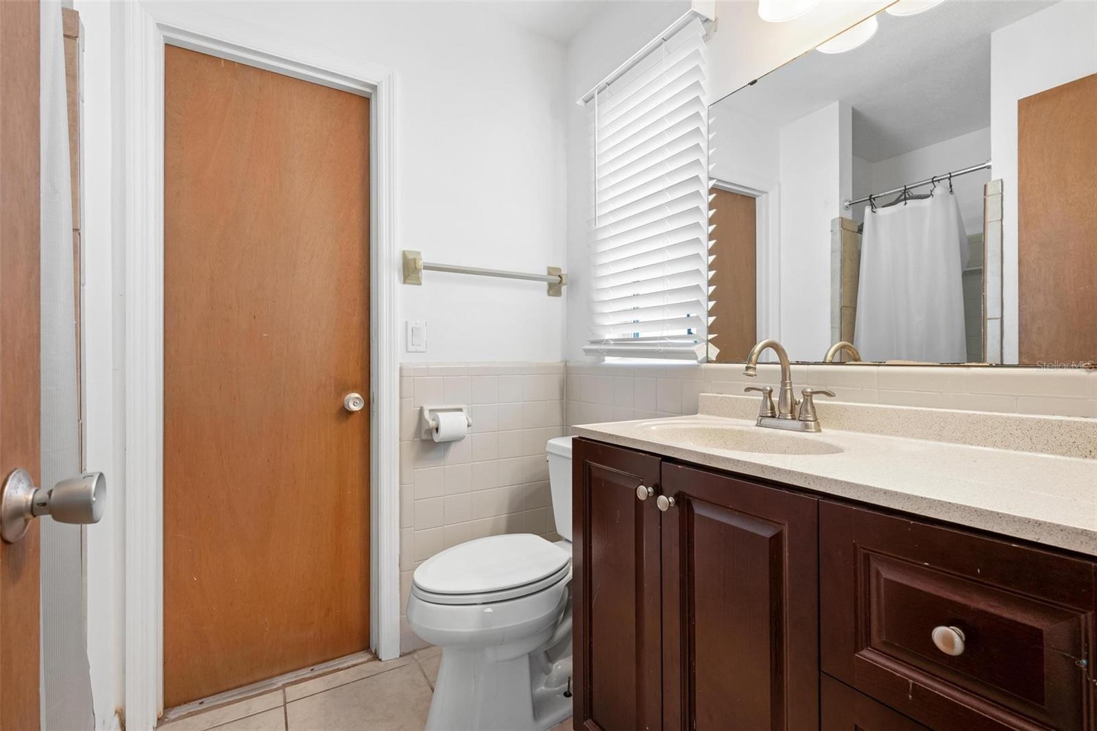 Image 18 of 29 For 2806 Oxford Drive W