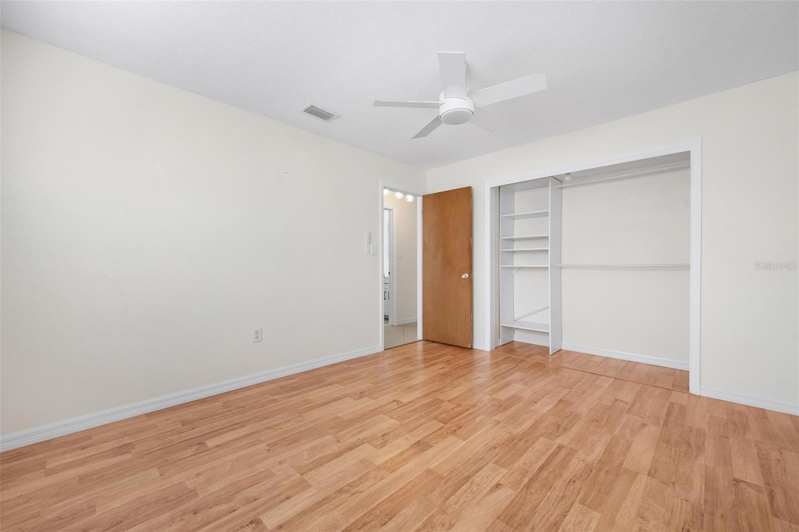 Image 19 of 29 For 2806 Oxford Drive W