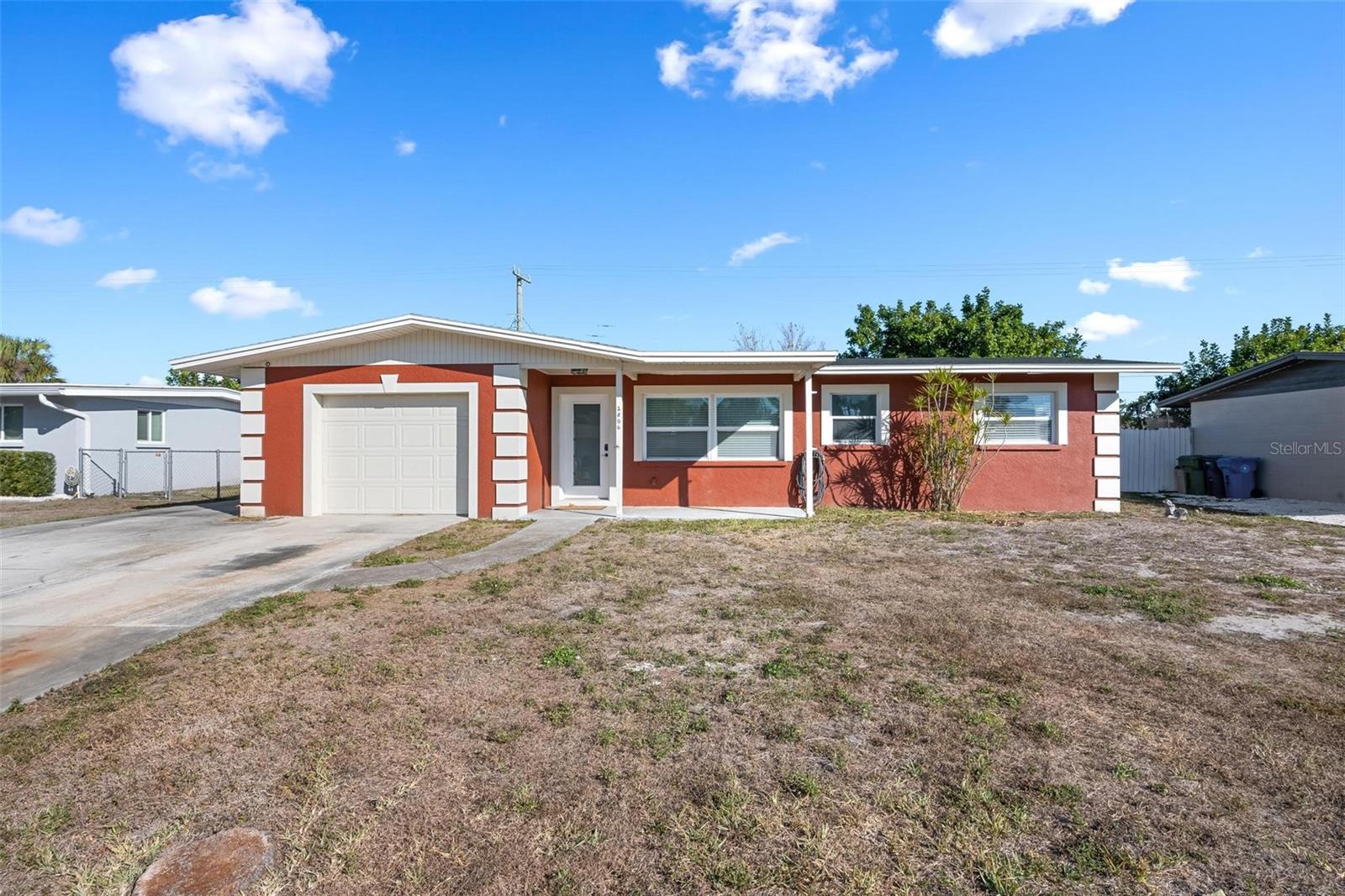 Image 2 of 29 For 2806 Oxford Drive W