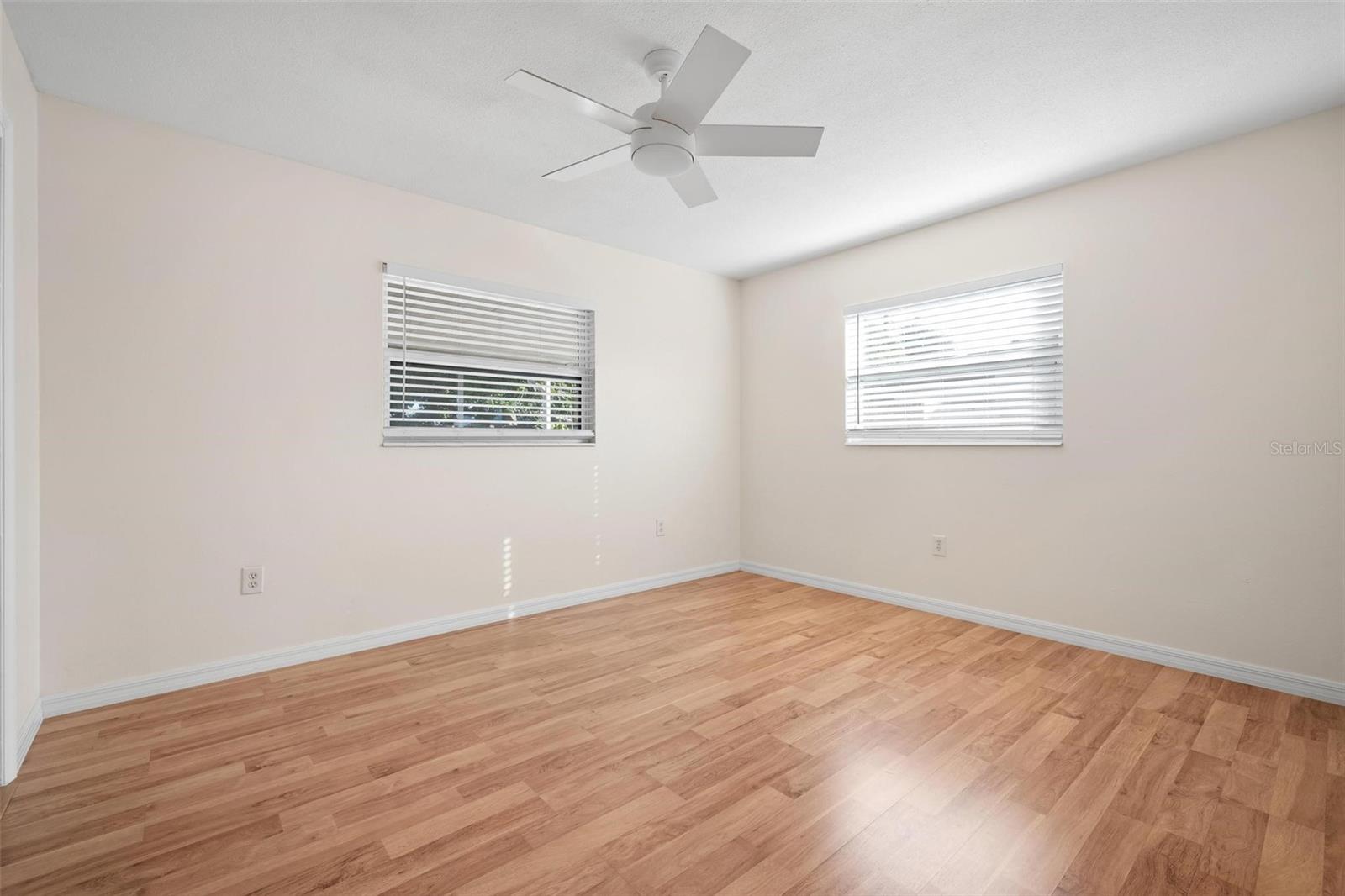 Image 20 of 29 For 2806 Oxford Drive W