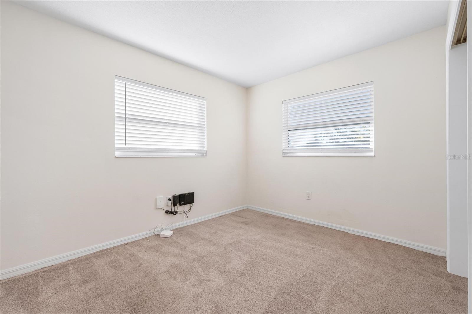 Image 22 of 29 For 2806 Oxford Drive W