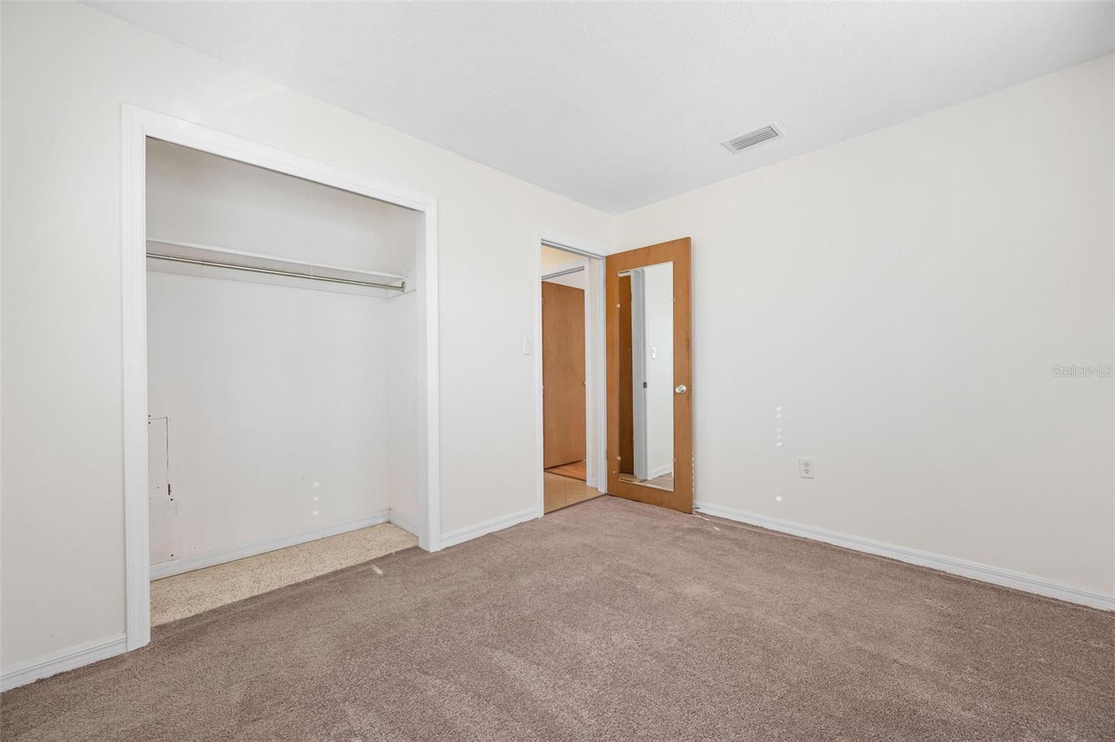 Image 24 of 29 For 2806 Oxford Drive W