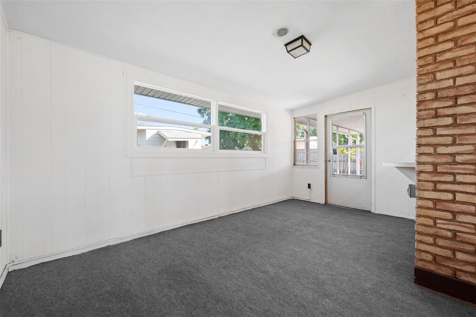 Image 26 of 29 For 2806 Oxford Drive W