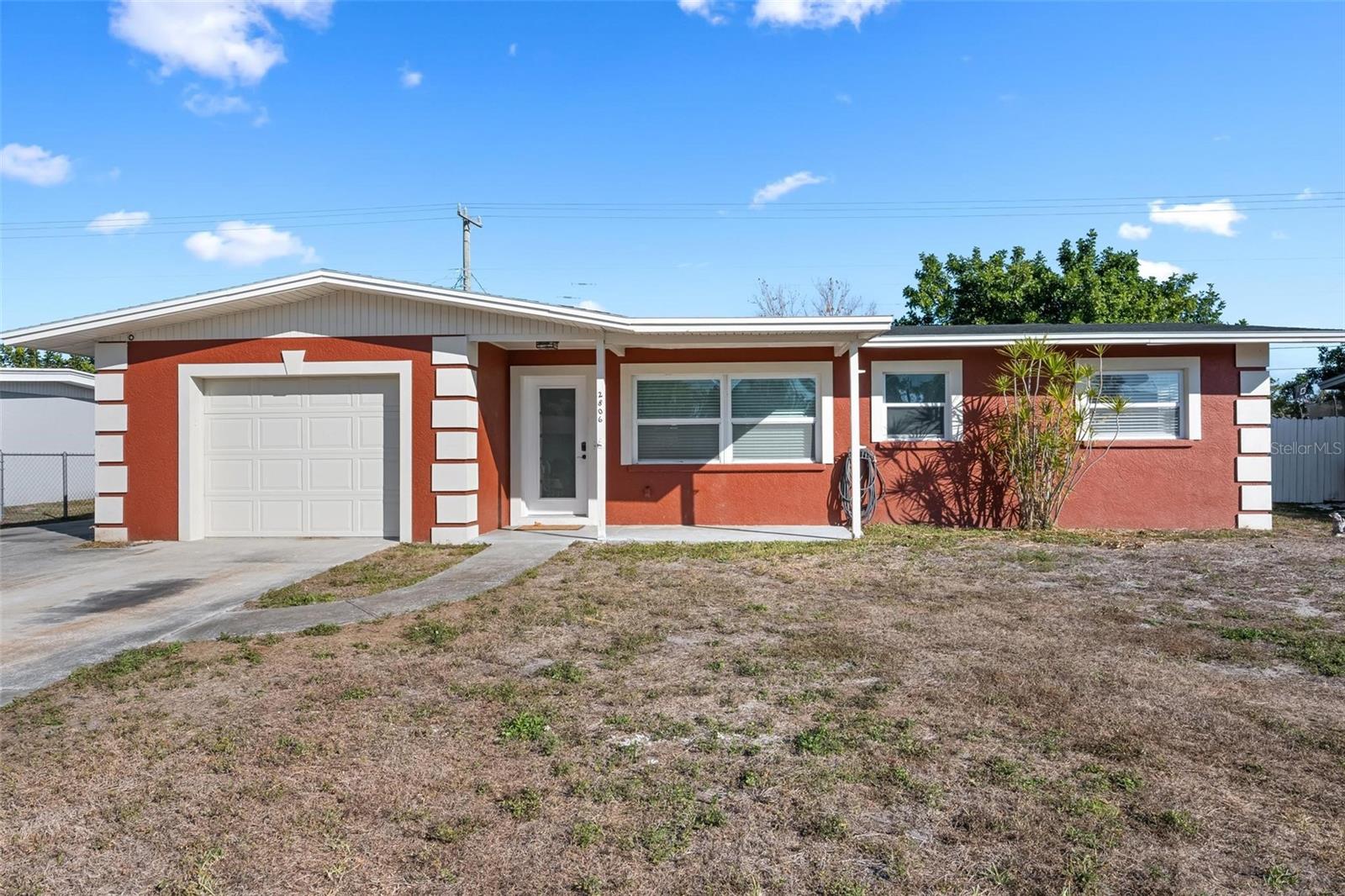 Image 3 of 29 For 2806 Oxford Drive W