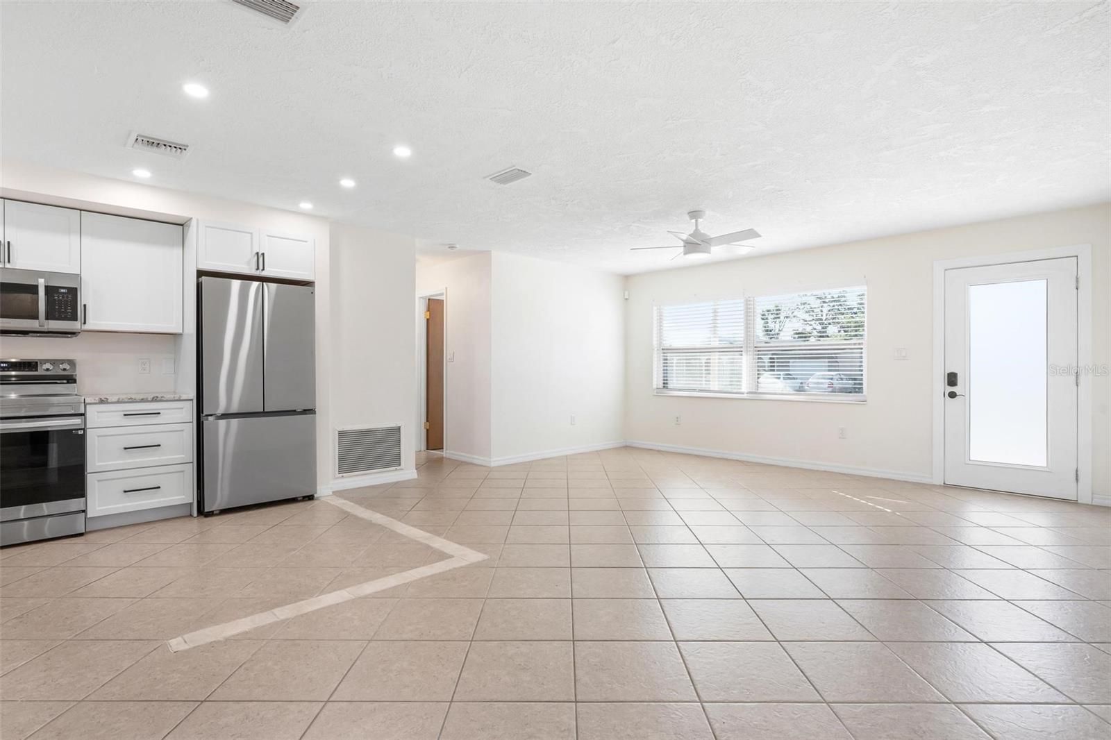 Image 7 of 29 For 2806 Oxford Drive W