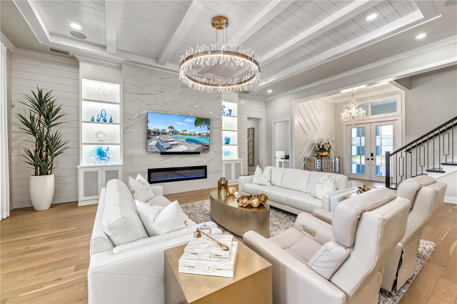 Image 10 of 88 For 8281 Redonda Loop