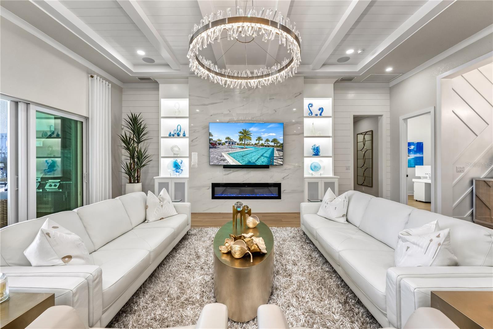 Image 11 of 88 For 8281 Redonda Loop