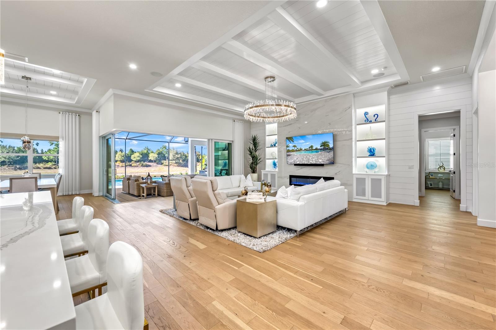 Image 14 of 88 For 8281 Redonda Loop