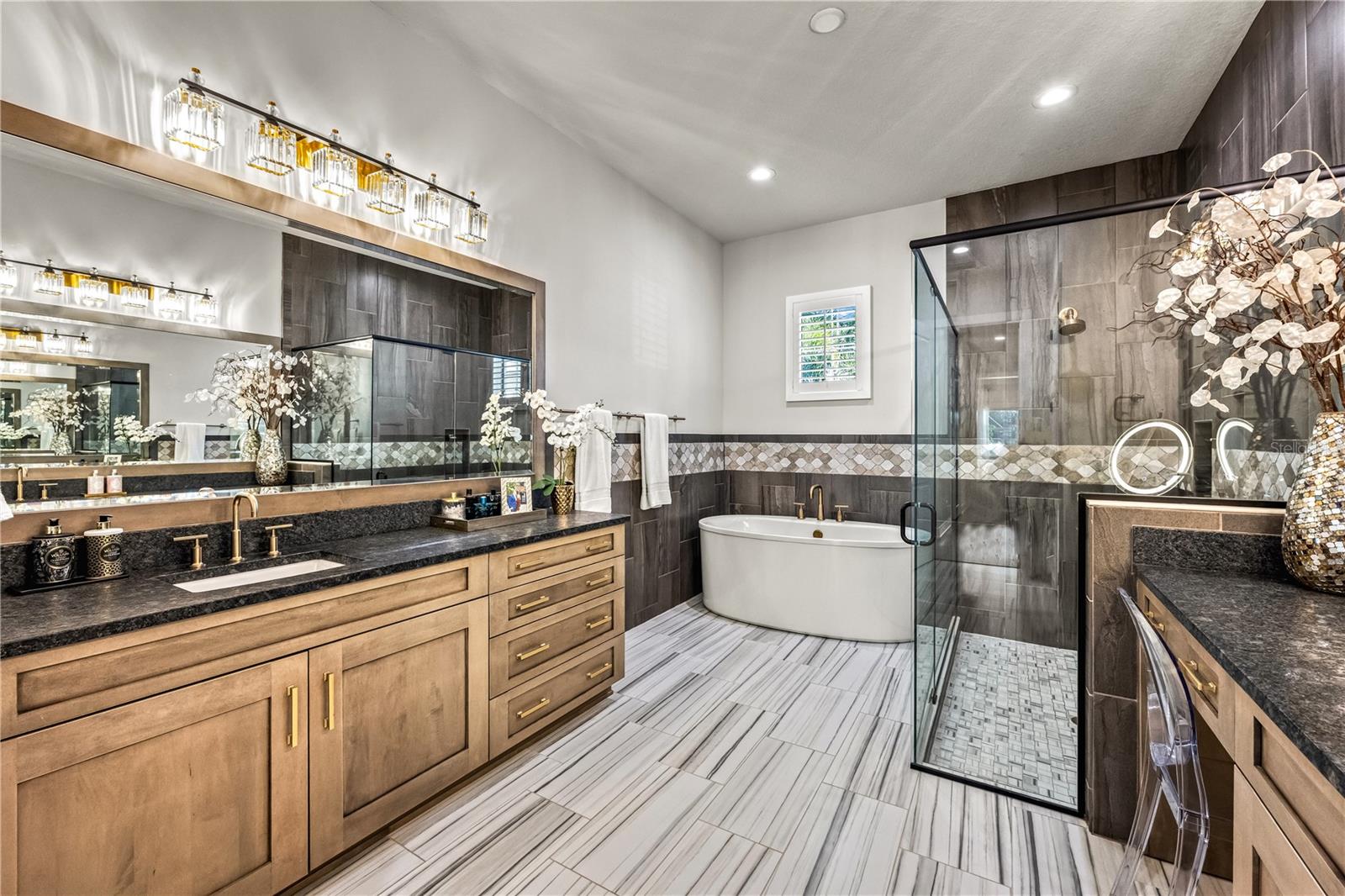 Image 38 of 88 For 8281 Redonda Loop