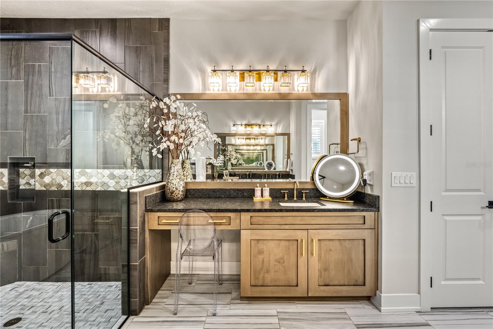 Image 40 of 88 For 8281 Redonda Loop