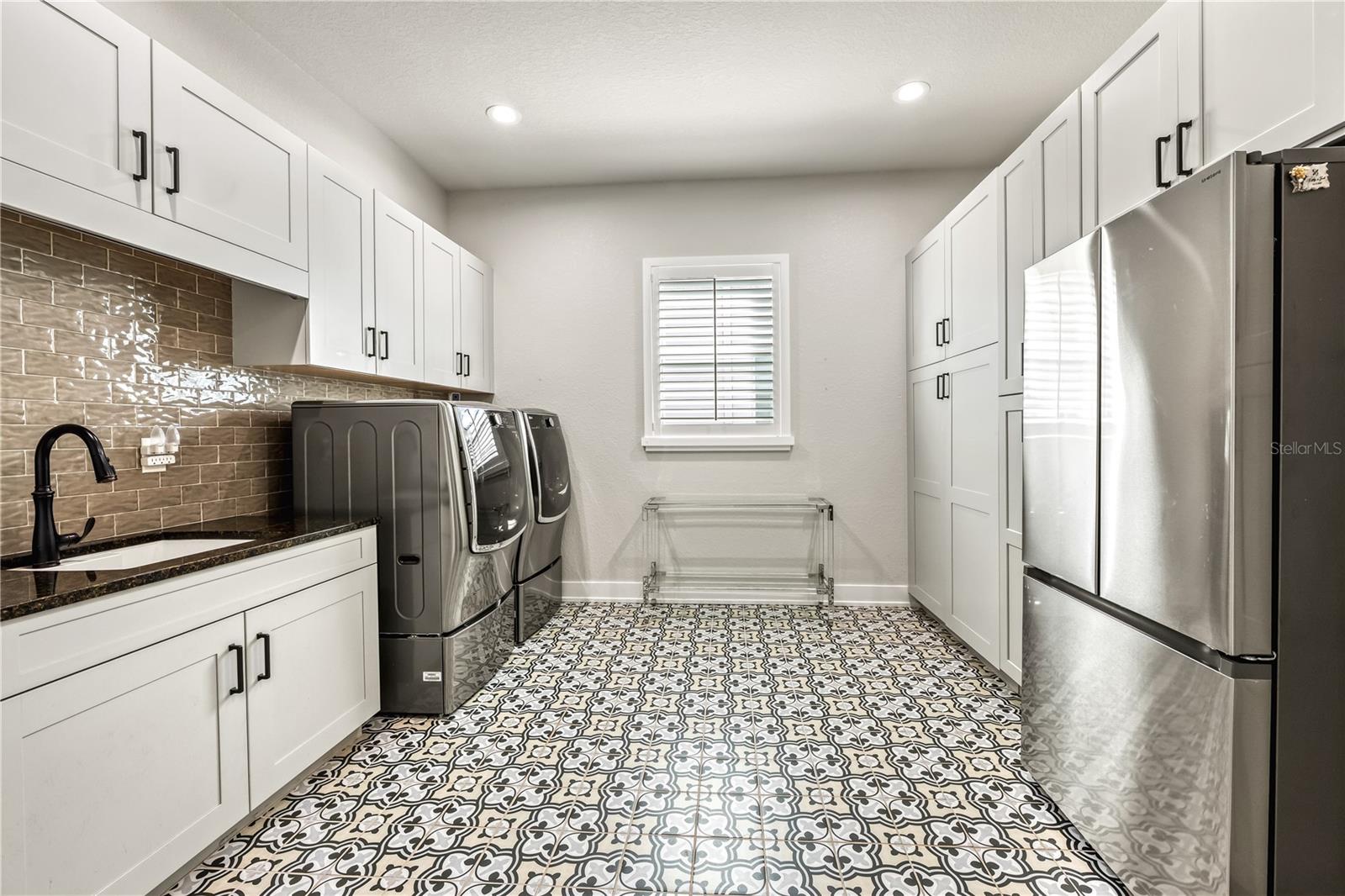 Image 81 of 88 For 8281 Redonda Loop