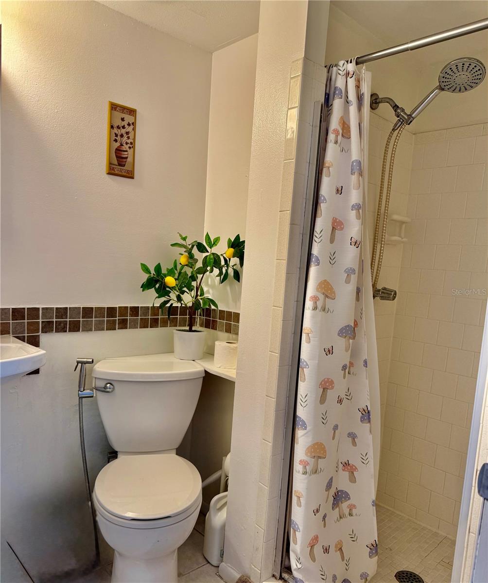 Image 8 of 15 For 1825 Restful Drive N22