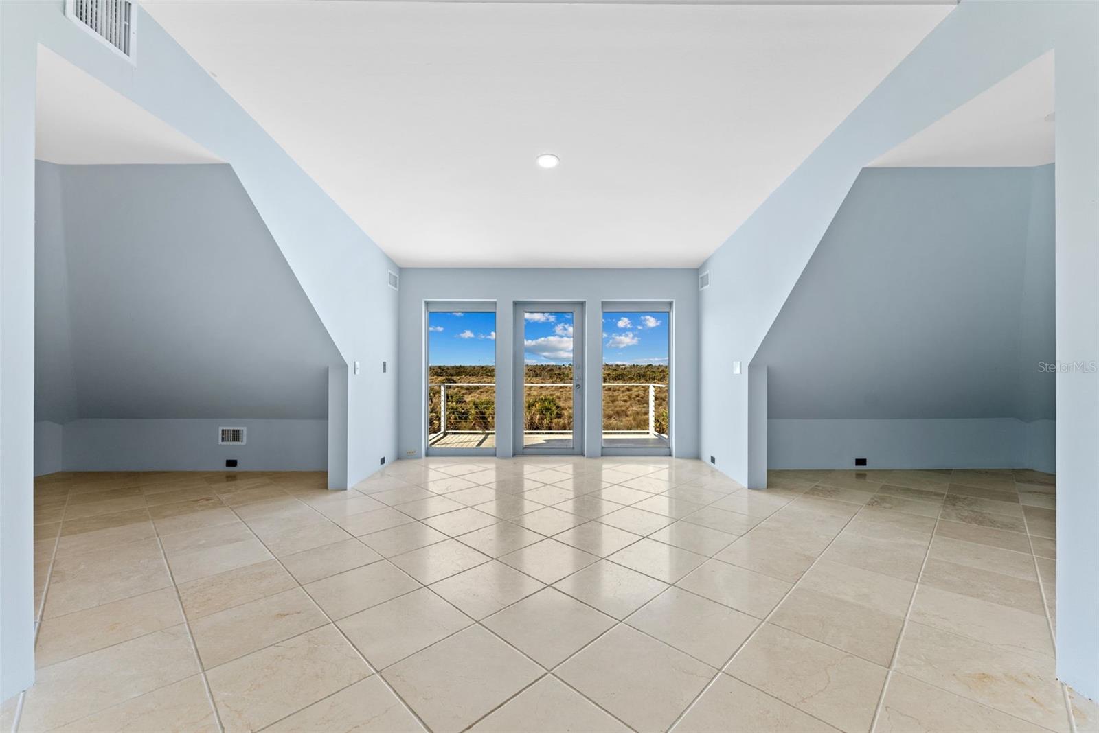 Image 19 of 54 For 4150 Dingman Drive