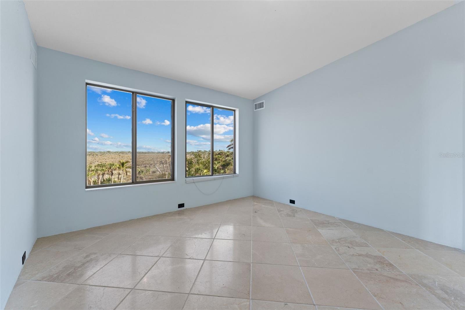 Image 23 of 54 For 4150 Dingman Drive