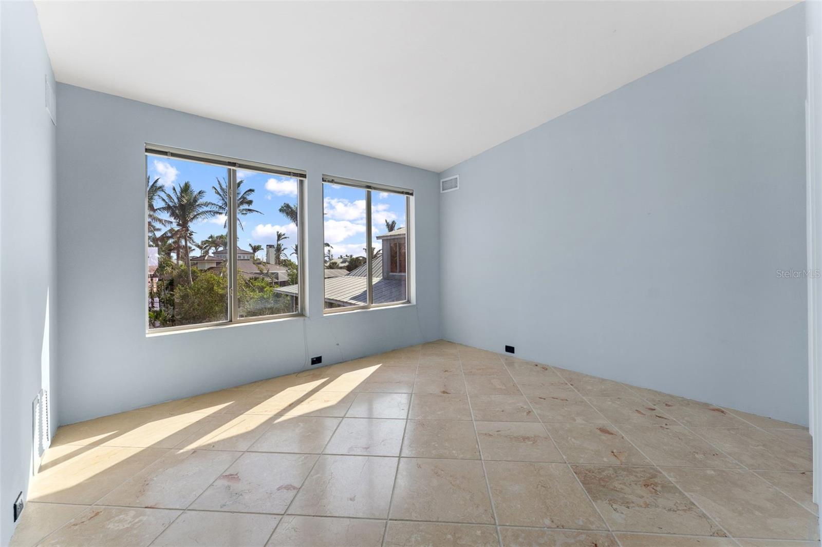 Image 24 of 54 For 4150 Dingman Drive