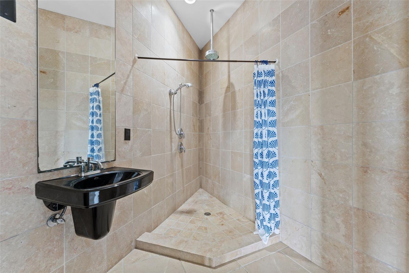 Image 36 of 54 For 4150 Dingman Drive