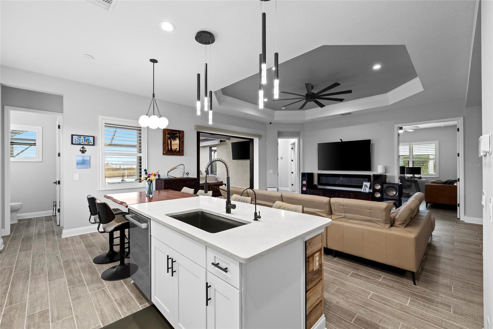 Image 17 of 54 For 13784 Old Creek Court