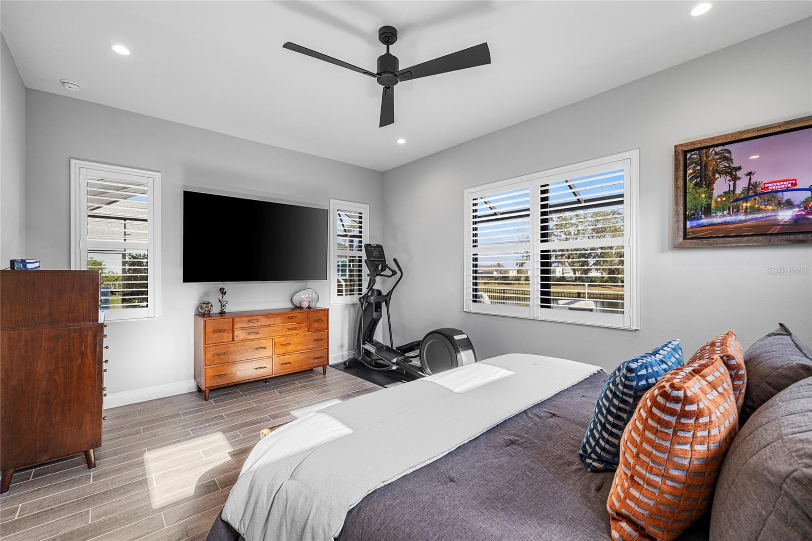 Image 19 of 54 For 13784 Old Creek Court