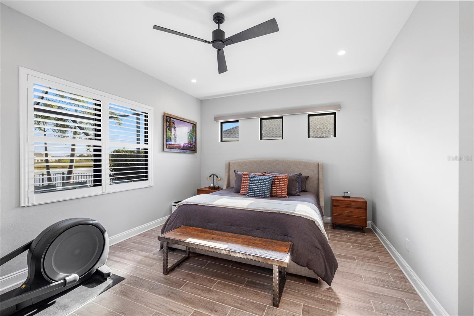 Image 21 of 54 For 13784 Old Creek Court