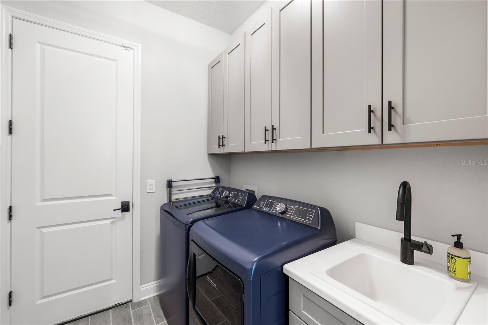 Image 36 of 54 For 13784 Old Creek Court