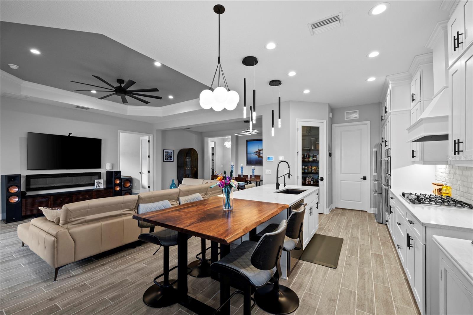 Image 9 of 54 For 13784 Old Creek Court