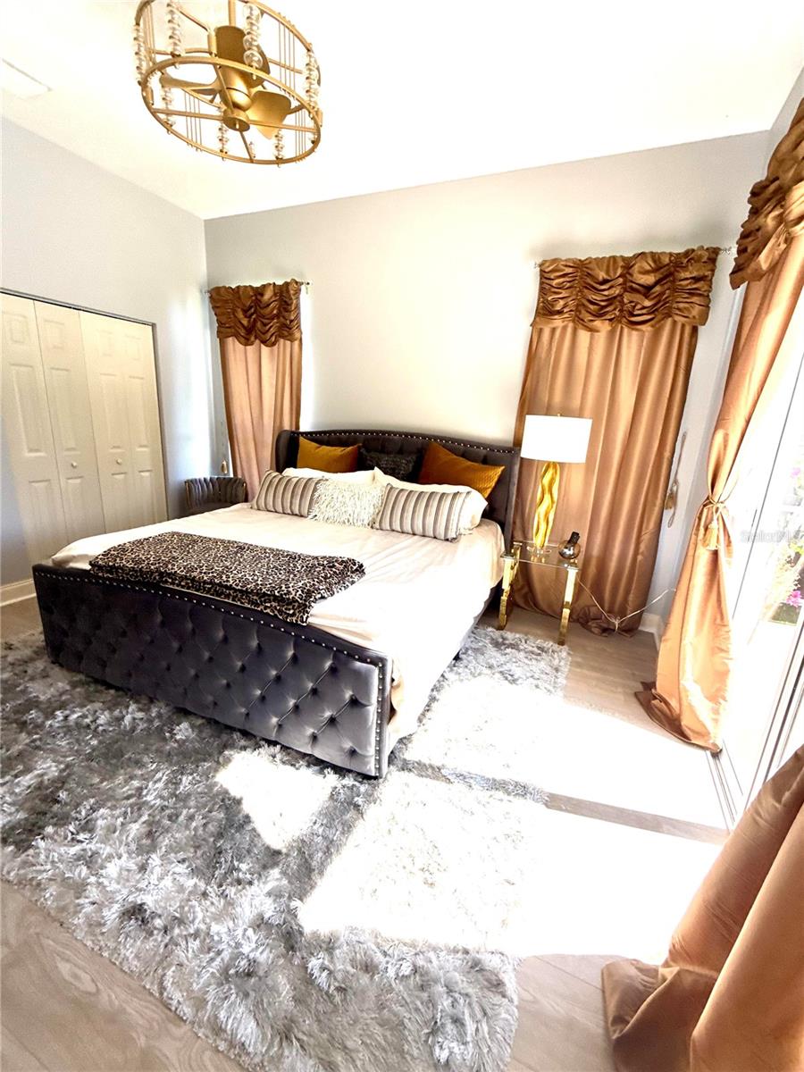 Image 16 of 31 For 405 Wellington Court