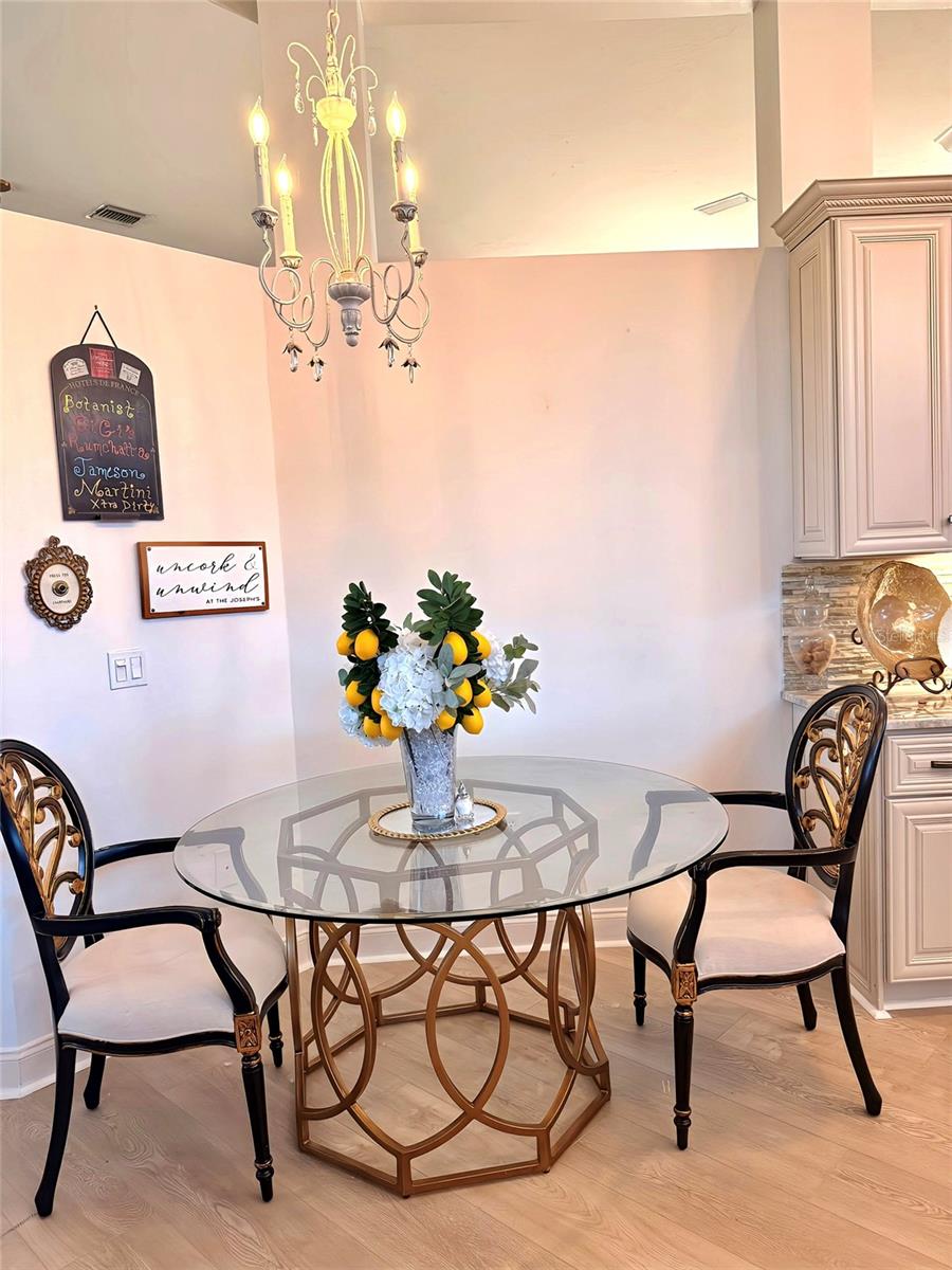 Image 3 of 31 For 405 Wellington Court