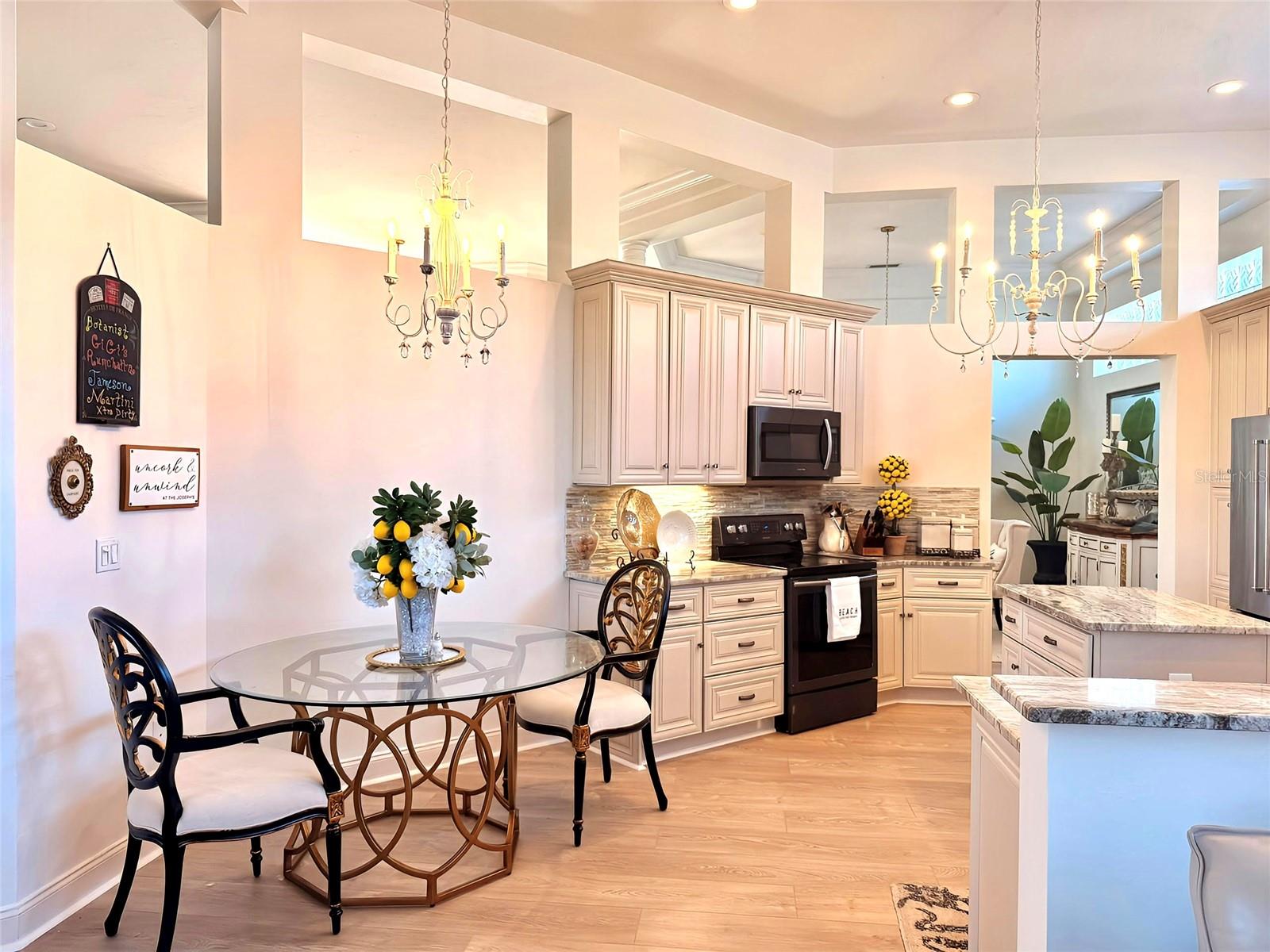 Image 4 of 31 For 405 Wellington Court