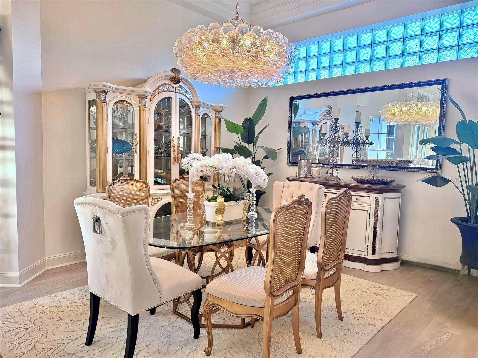 Image 9 of 31 For 405 Wellington Court