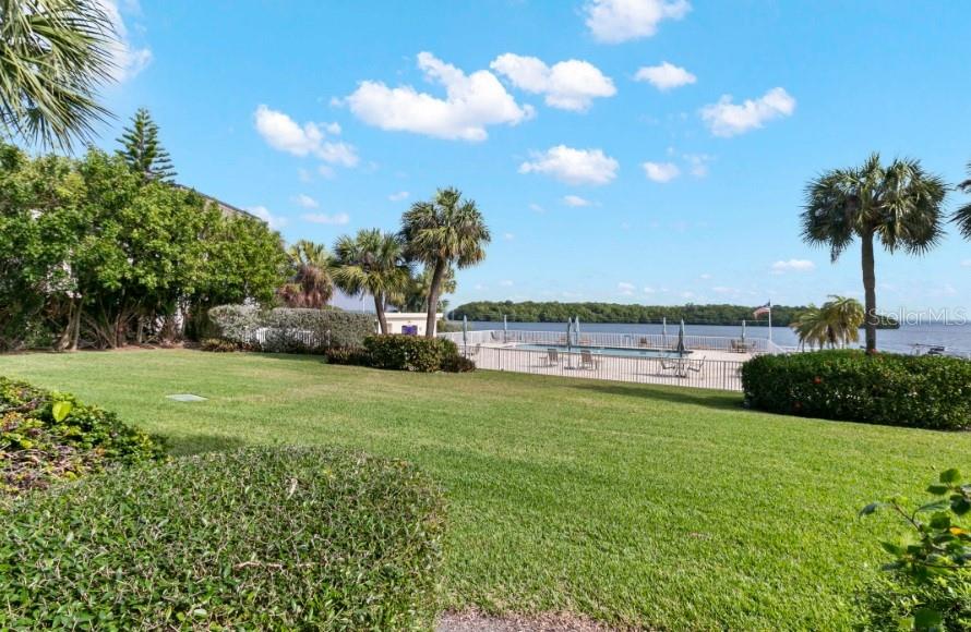 Image 19 of 30 For 605 Sutton Place 102