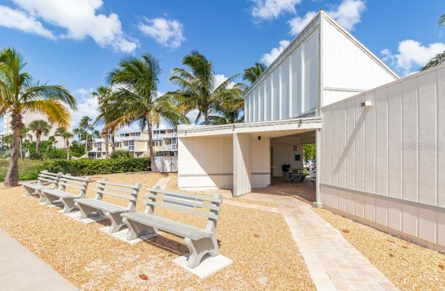 Image 27 of 30 For 605 Sutton Place 102