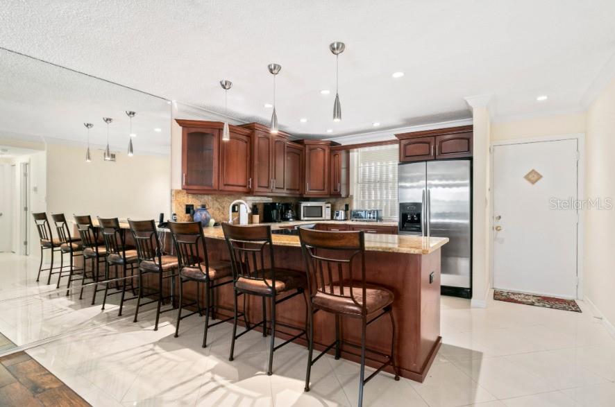 Image 7 of 30 For 605 Sutton Place 102