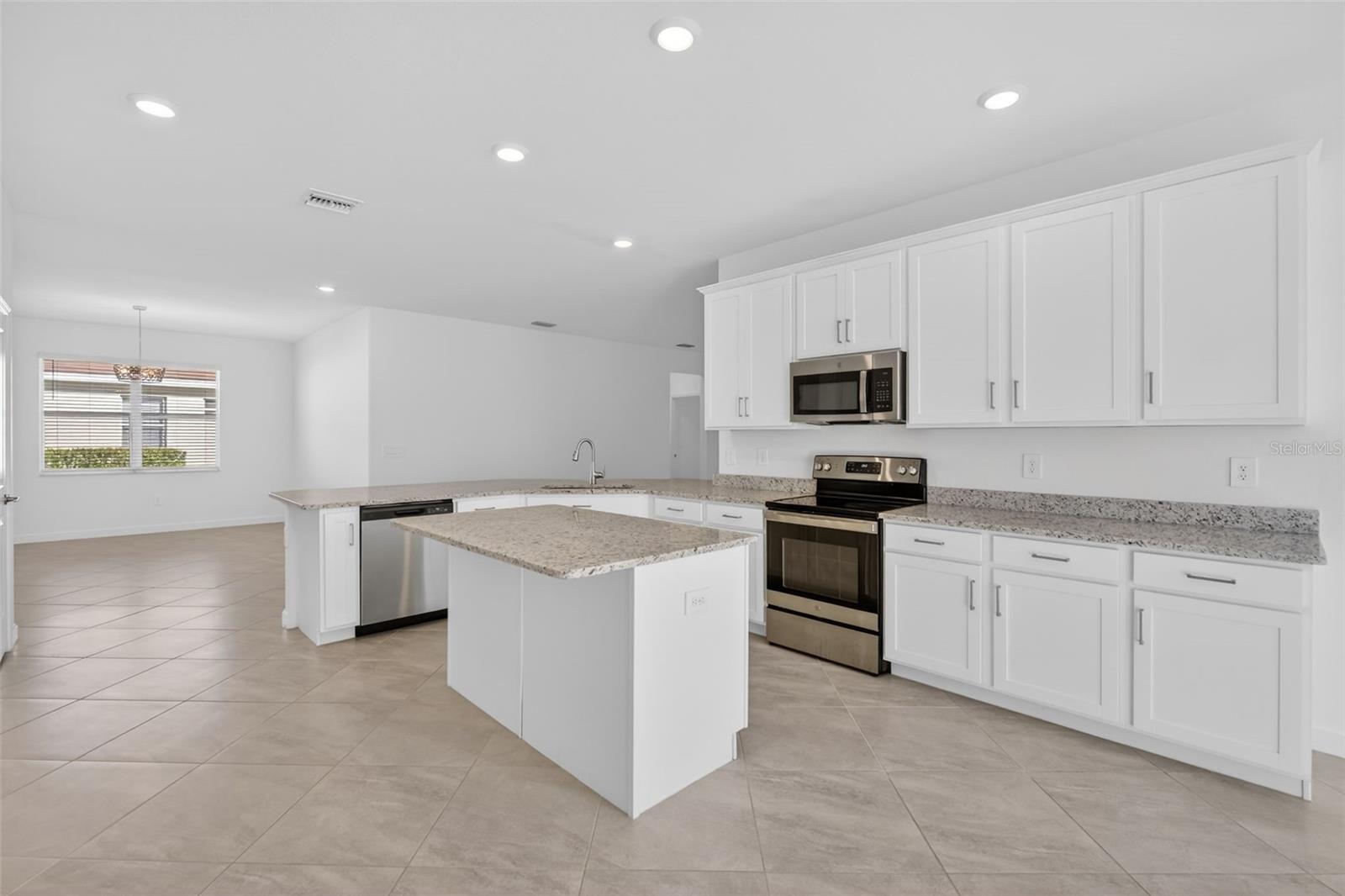 Image 13 of 89 For 17364 Walnut Run Drive