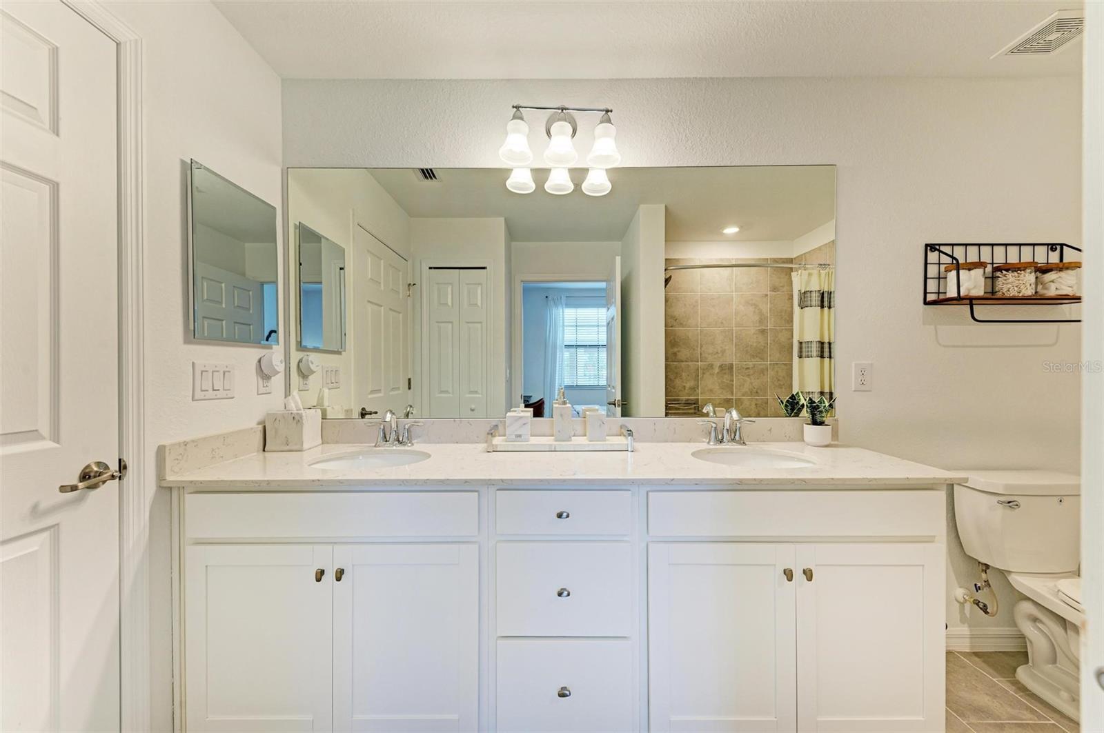 Image 28 of 55 For 18114 Gawthrop Drive 108