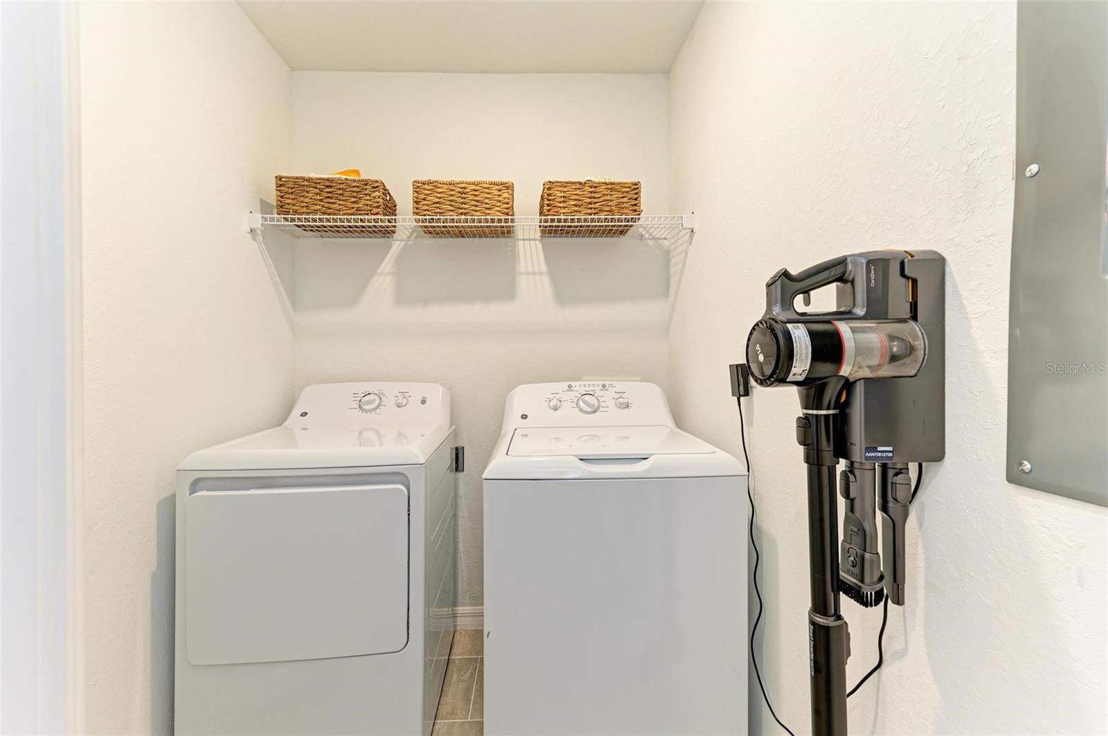 Image 33 of 55 For 18114 Gawthrop Drive 108