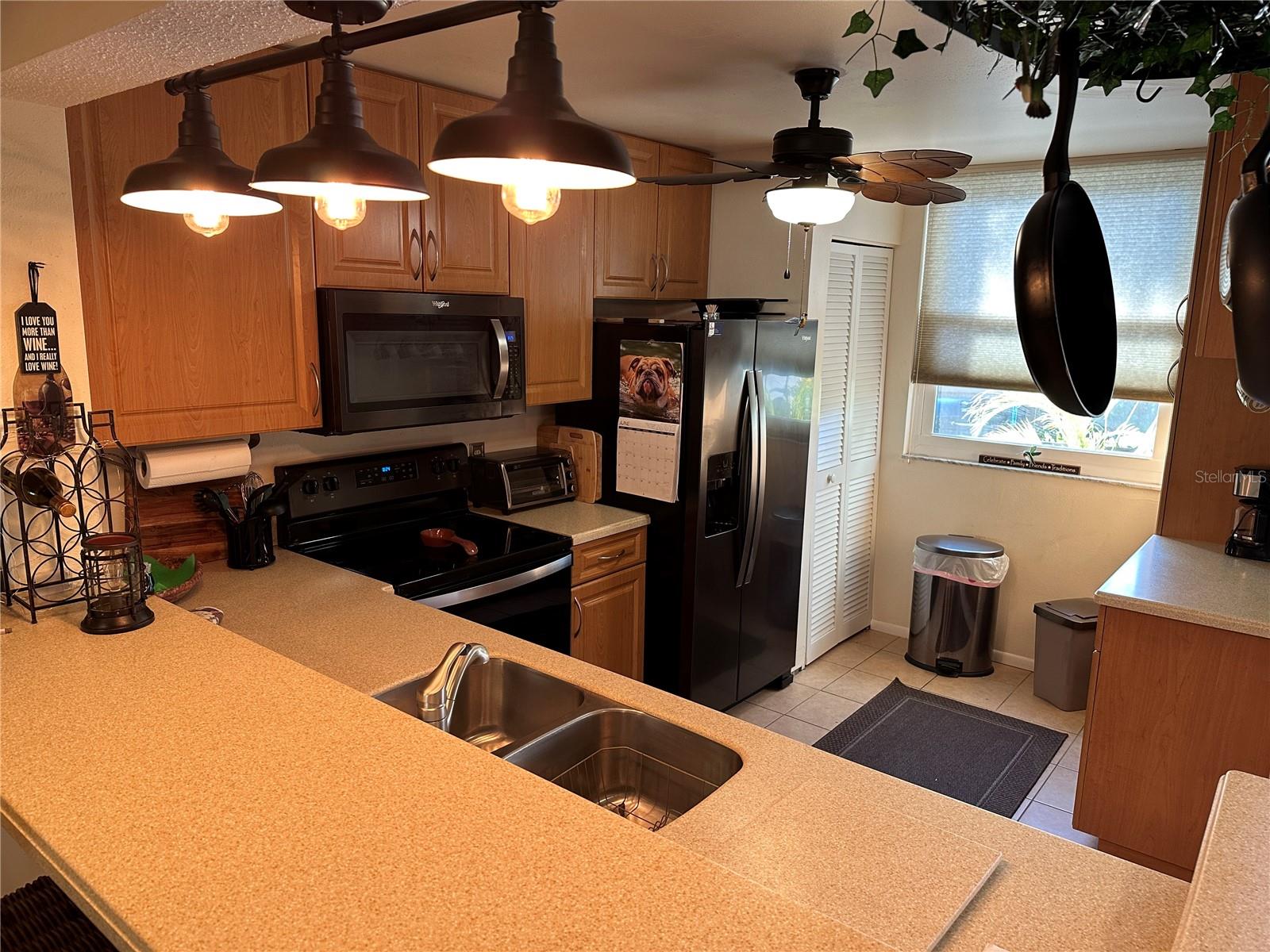 Image 4 of 29 For 655 Woodlawn Drive 655