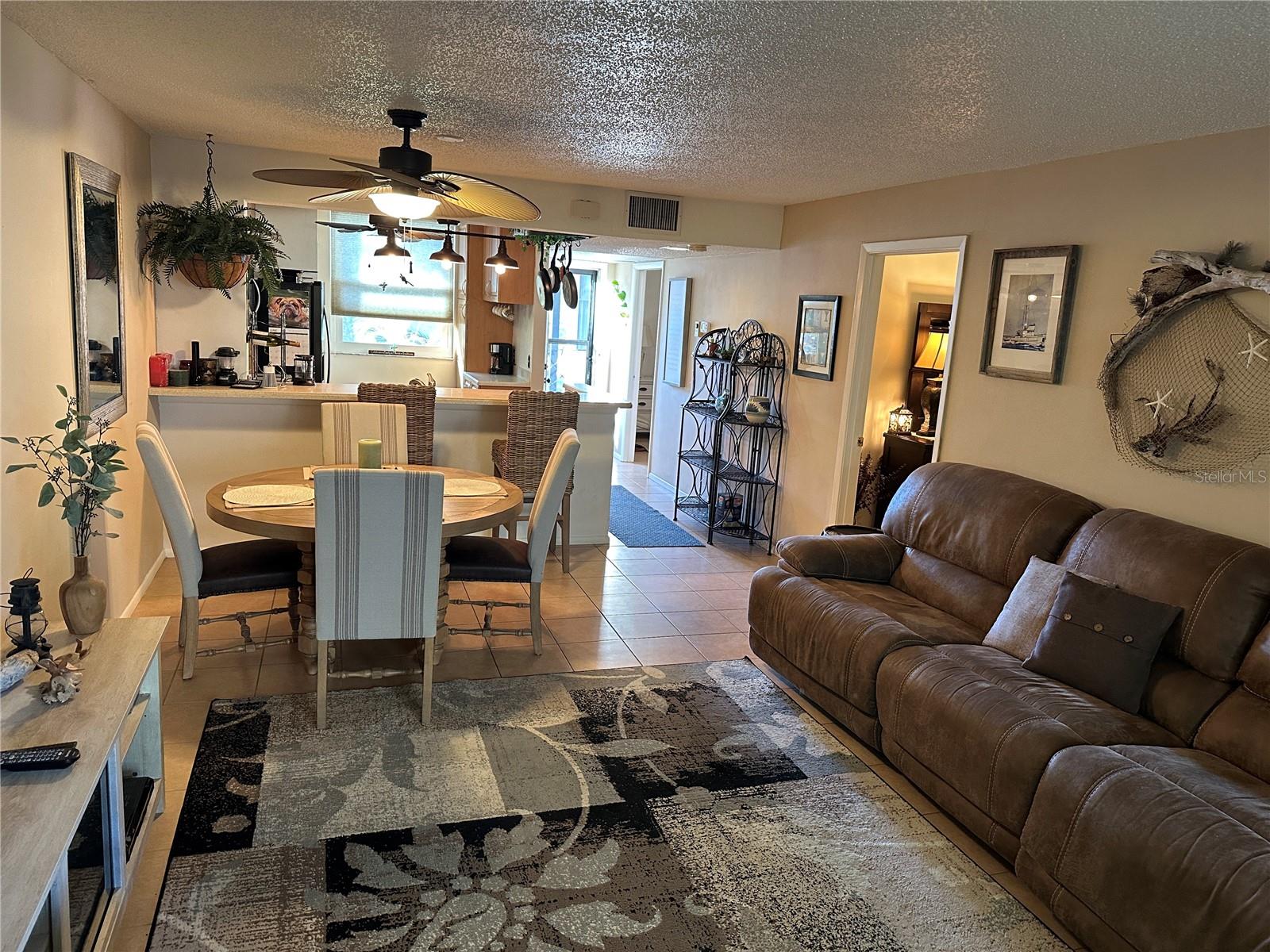 Image 8 of 29 For 655 Woodlawn Drive 655