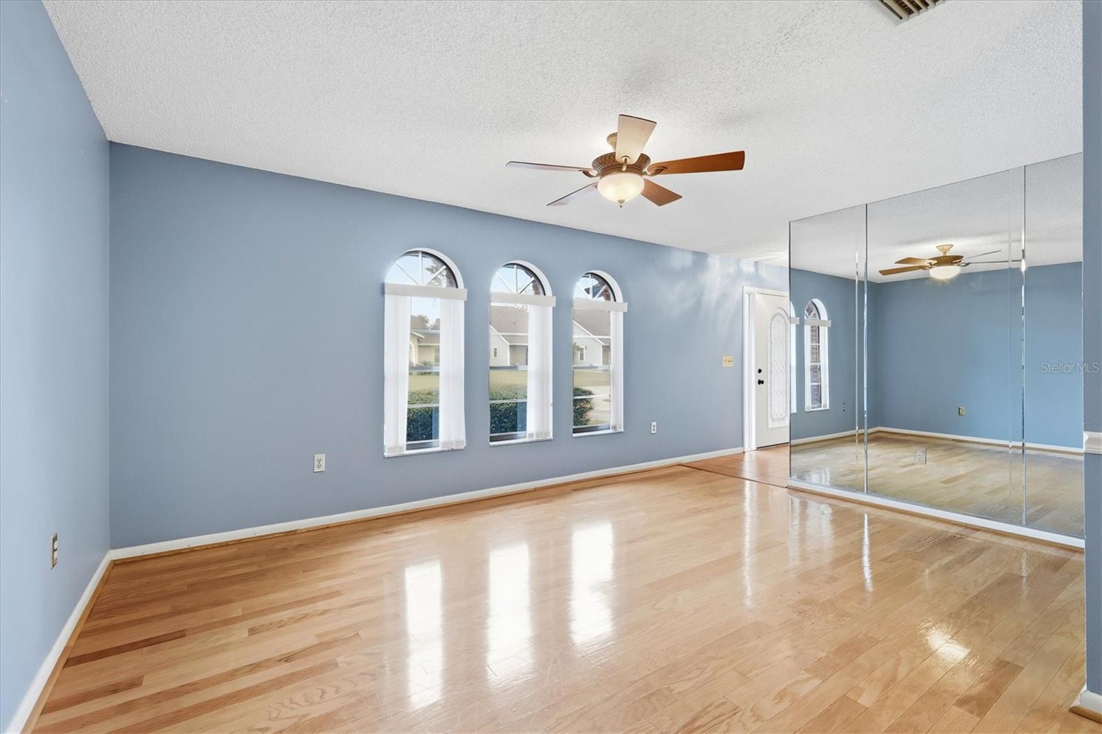 Image 10 of 41 For 4922 29th Ln E